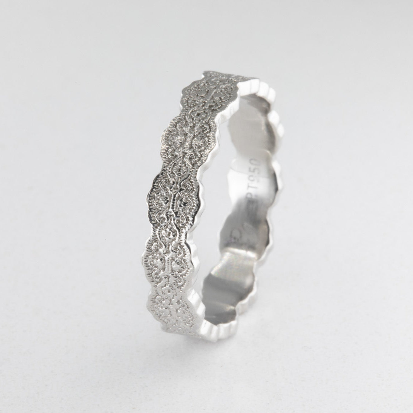 Aria Lace Wedding Ring in Platinum – view 2