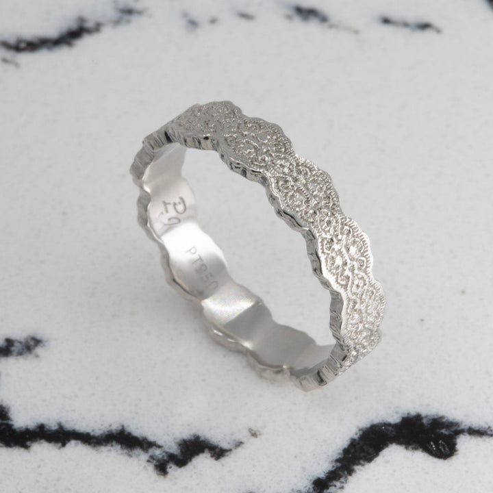 Aria Lace Wedding Ring in Platinum