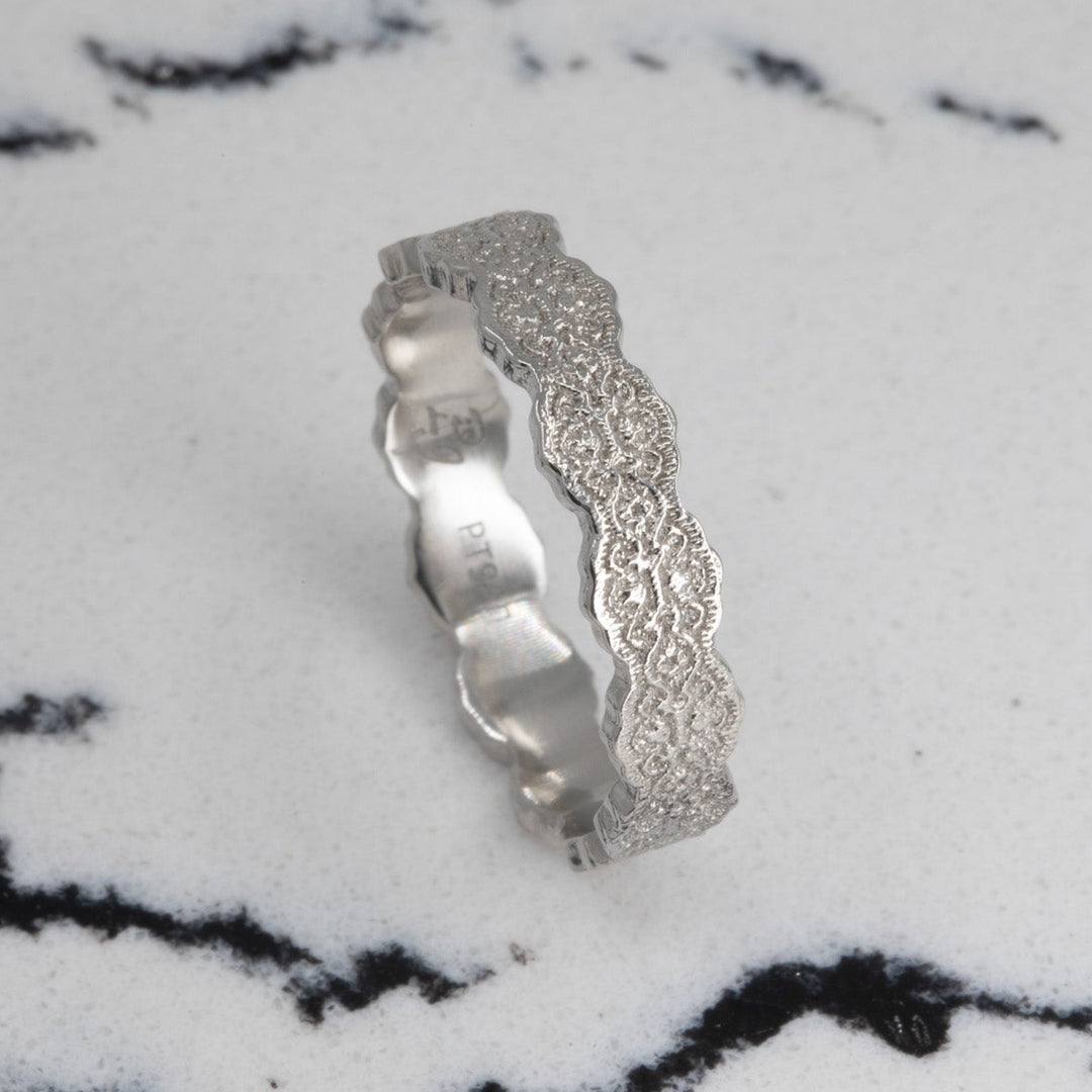 Aria Lace Wedding Ring in Platinum
