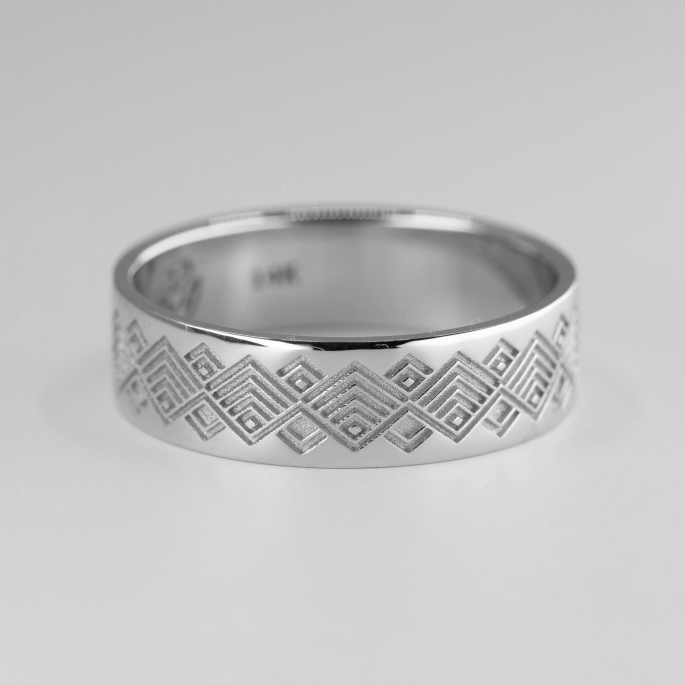 Trent Men's Wedding Band in 14K Yellow Gold with diamond