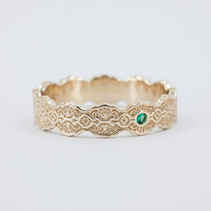 Aria Lace Wedding Ring with a Single Emerald
