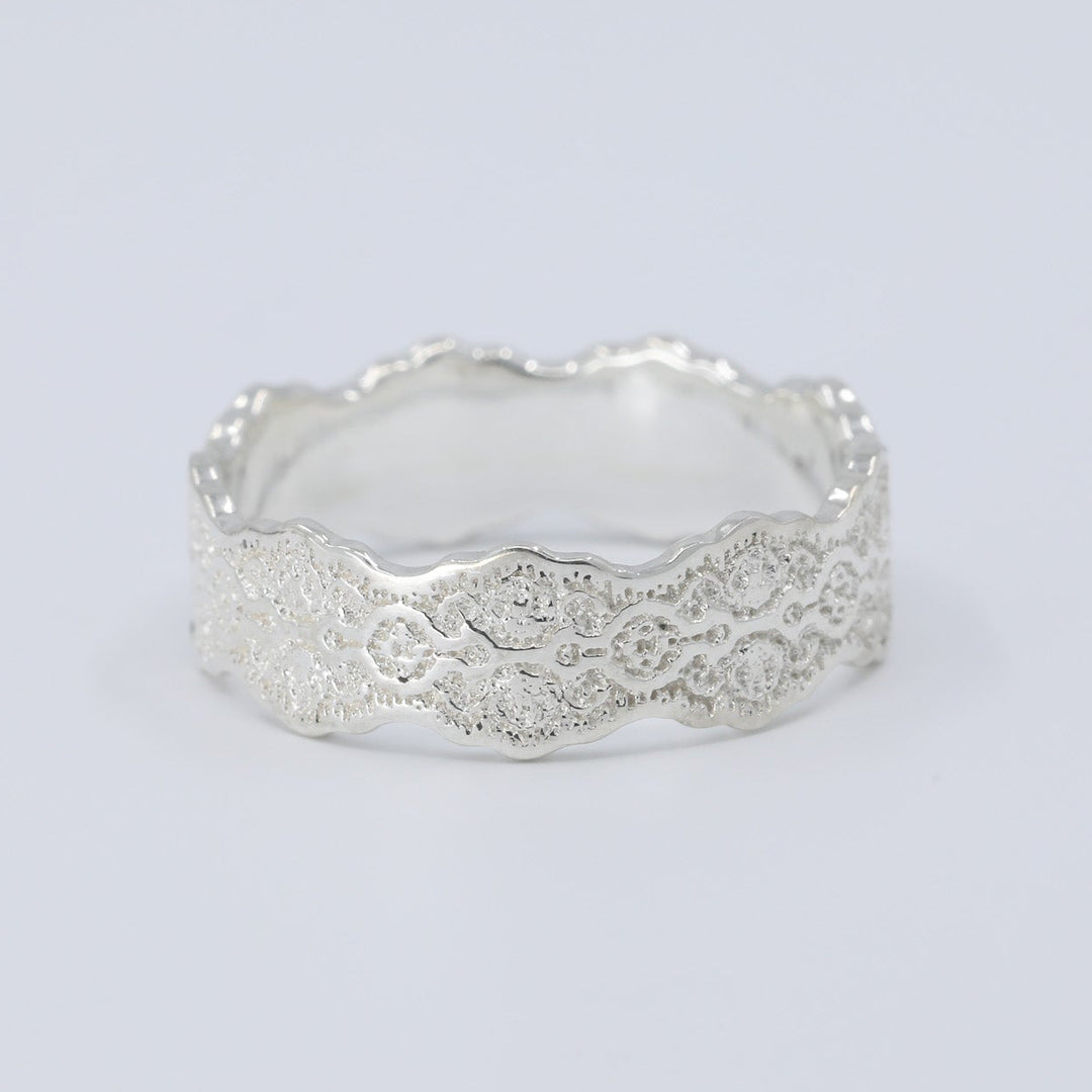 Lorelei Lace Wedding Ring in Silver