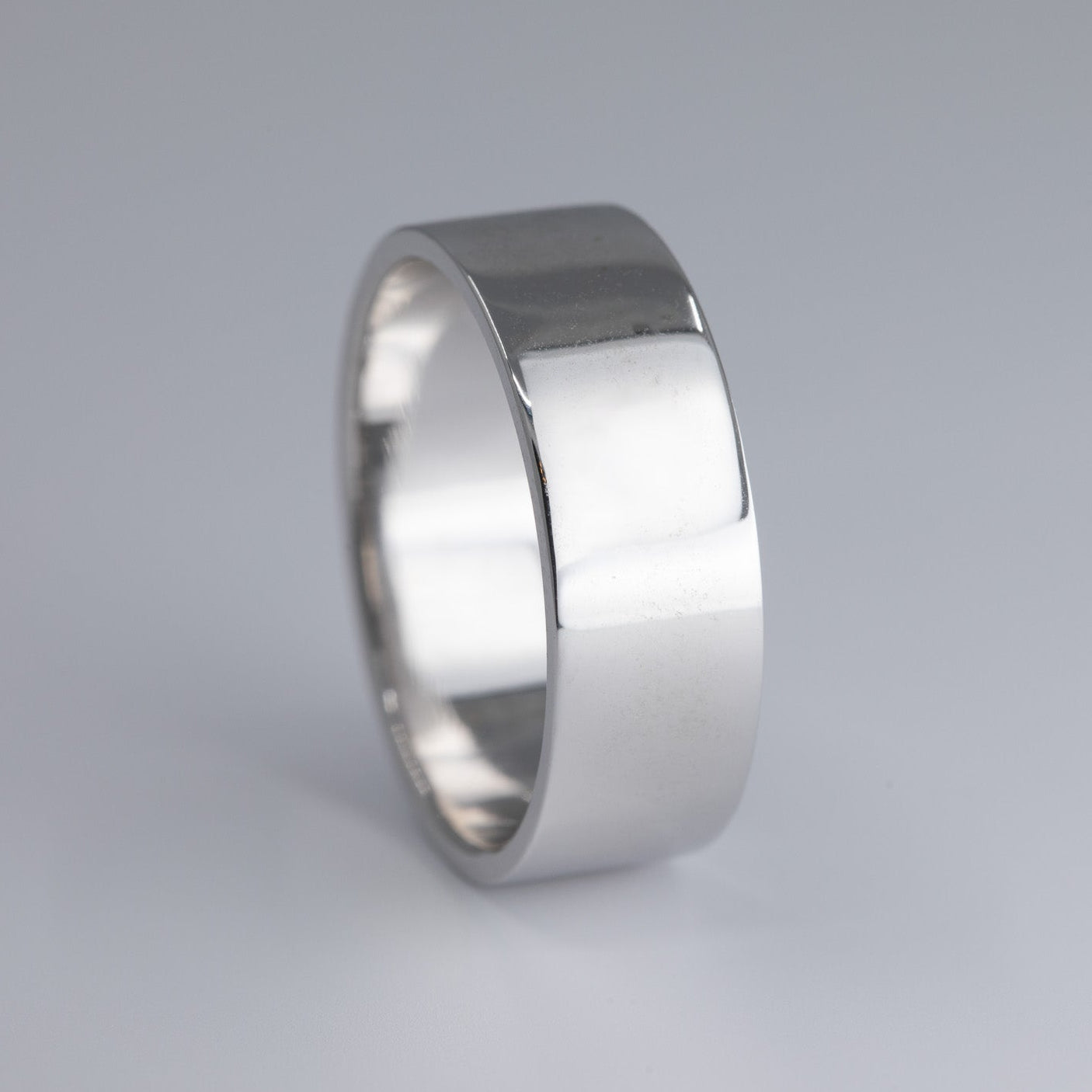 Classic 6mm Men's Wedding Band – view 2