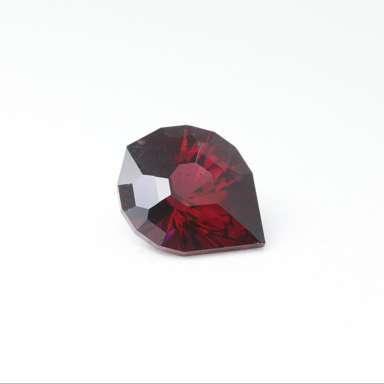 5.65ct Precision Cut Malawi Garnet – view 2