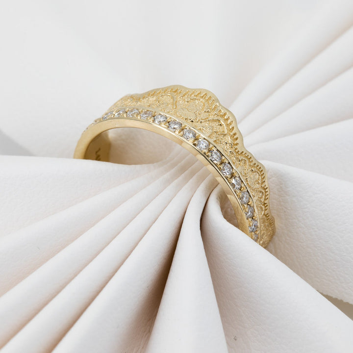 Aarti Lace Crown Wedding Ring with Diamonds