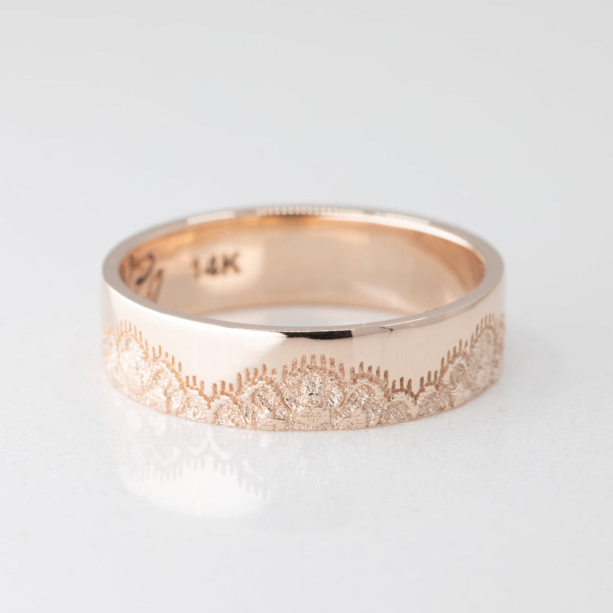 Esti Lace Classic Wedding Ring in 14K Yellow Gold