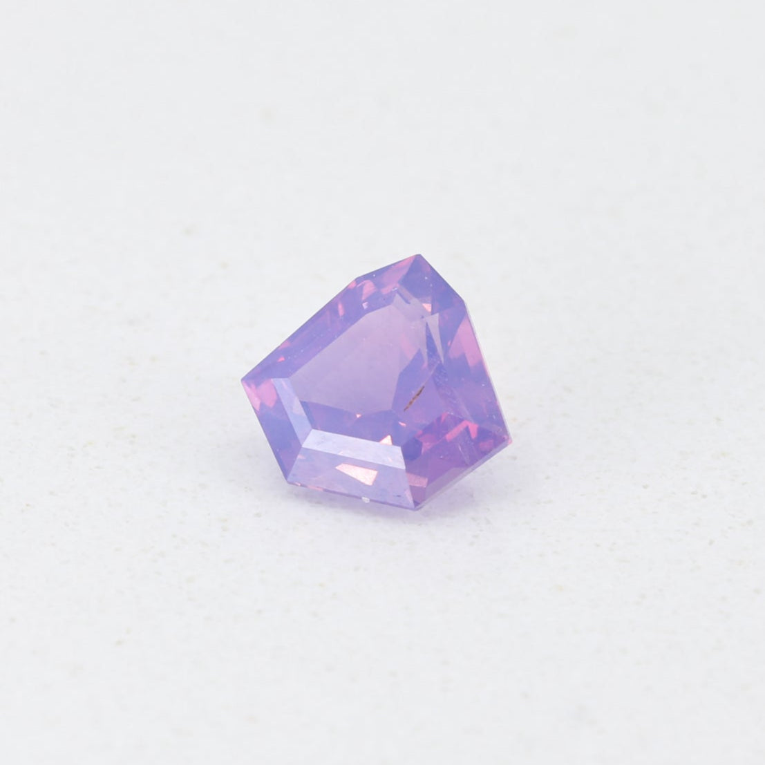 0.83cts Purple Opalescent Sapphire Shield – view 2