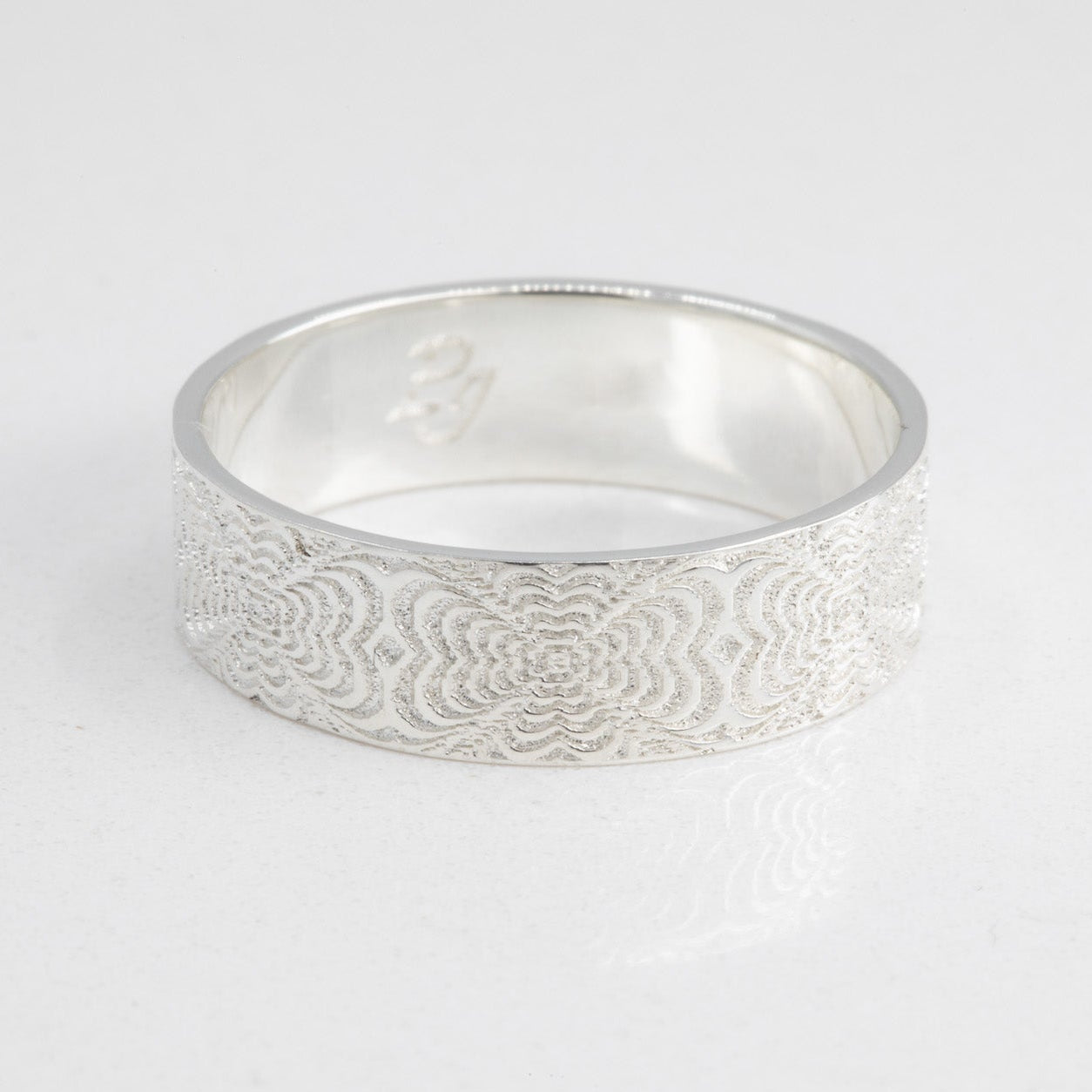 Luca Men's Wedding Band in 14K Yellow Gold