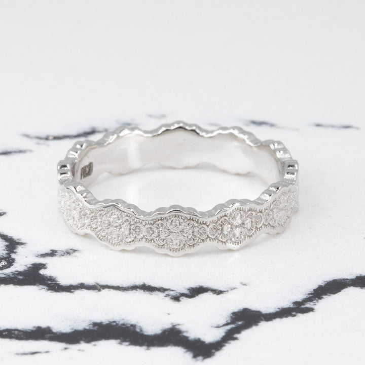 Eden Lace Wedding Ring in Platinum