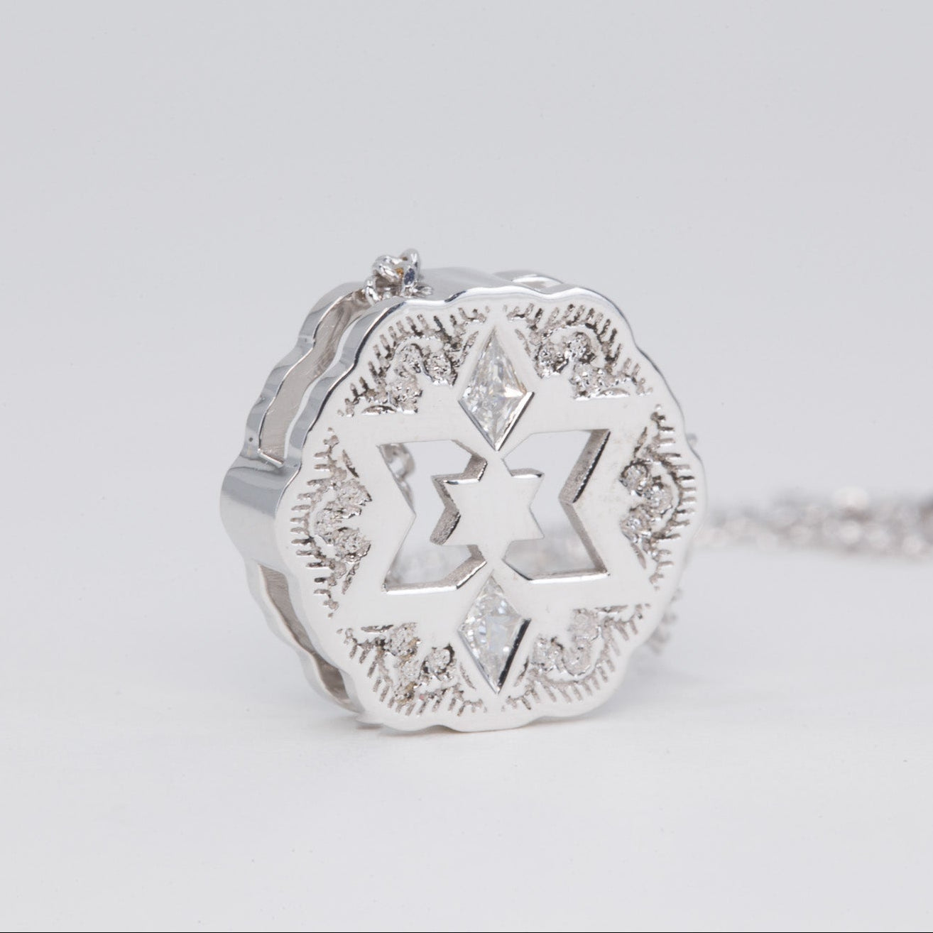 Orli Star of David Lace Pendant with Kite Diamonds in 14K Yellow Gold