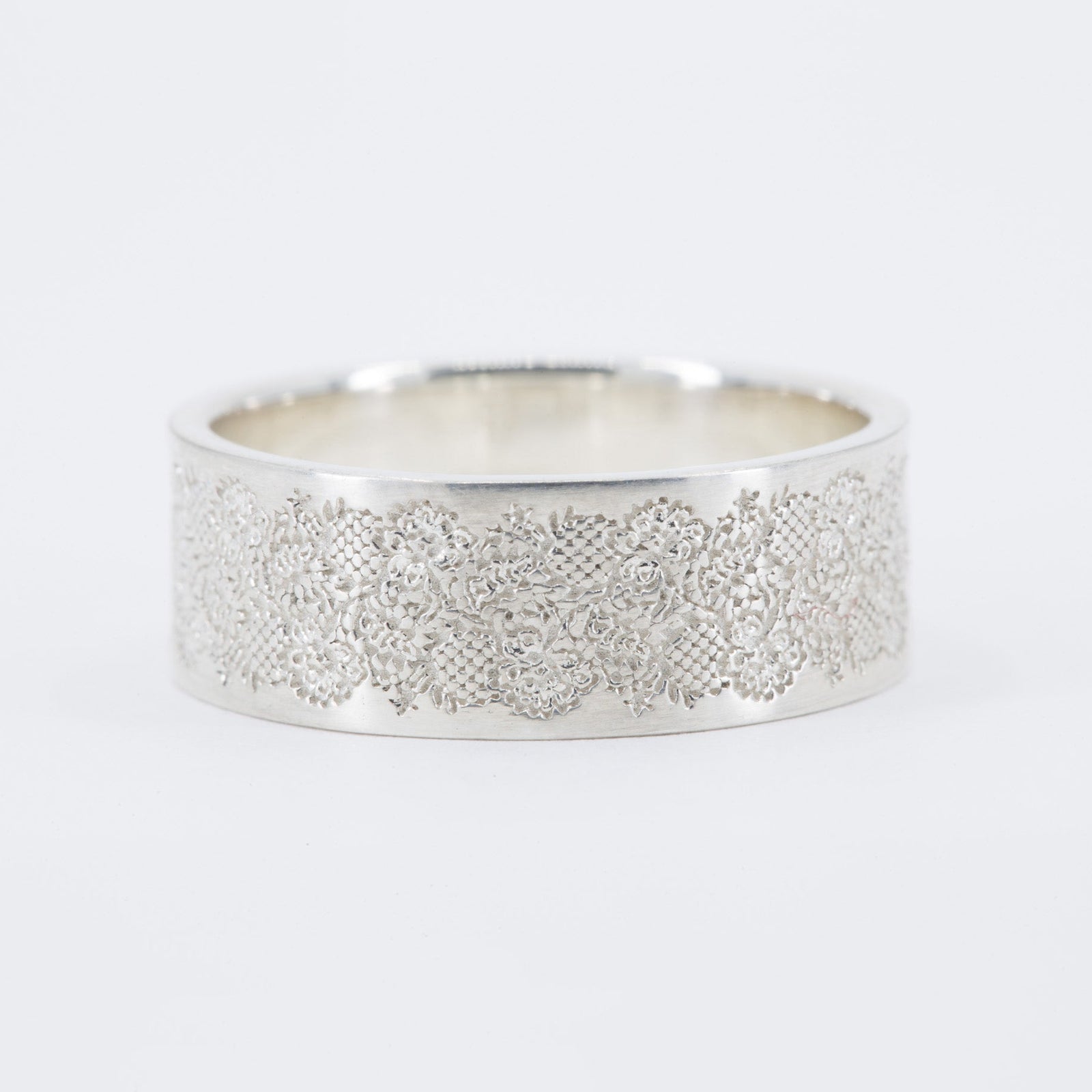 Mira Lace Classic Wedding Ring in 14K Yellow Gold