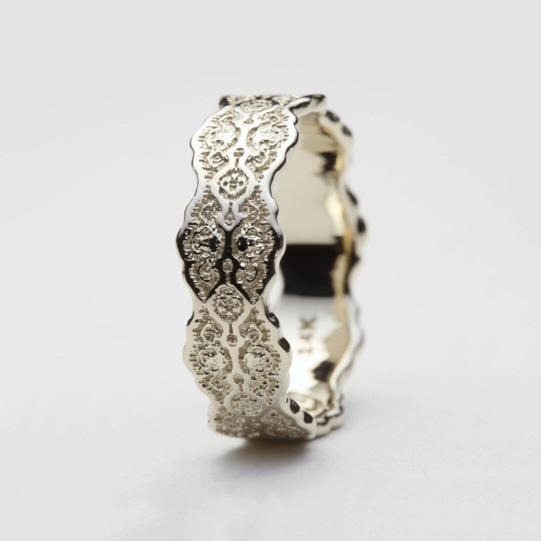 Lorelei Lace Wedding Ring in Silver – view 2
