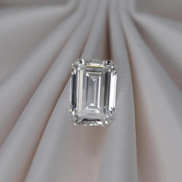 1.77ct Emerald Cut Lab Grown Diamond with IGI Certificate G VS1