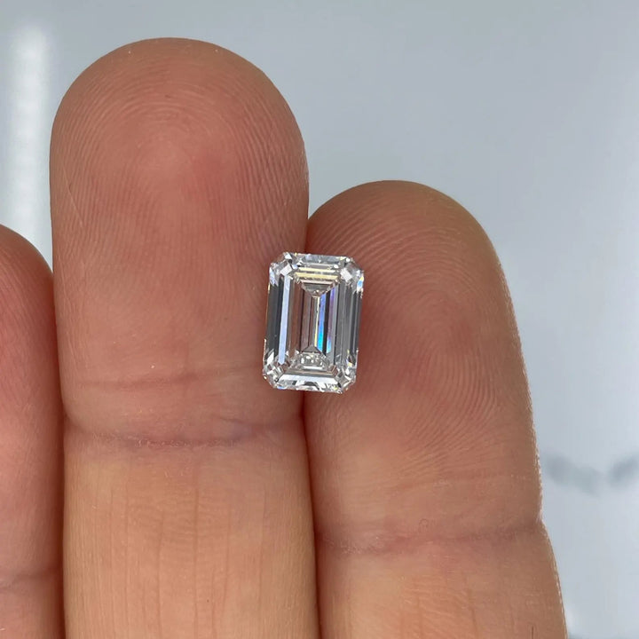 1.77ct Emerald Cut Lab Grown Diamond with IGI Certificate G VS1