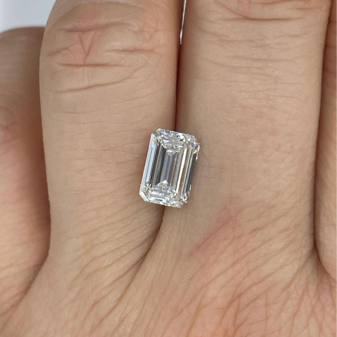1.77ct Emerald Cut Lab Grown Diamond with IGI Certificate G VS1