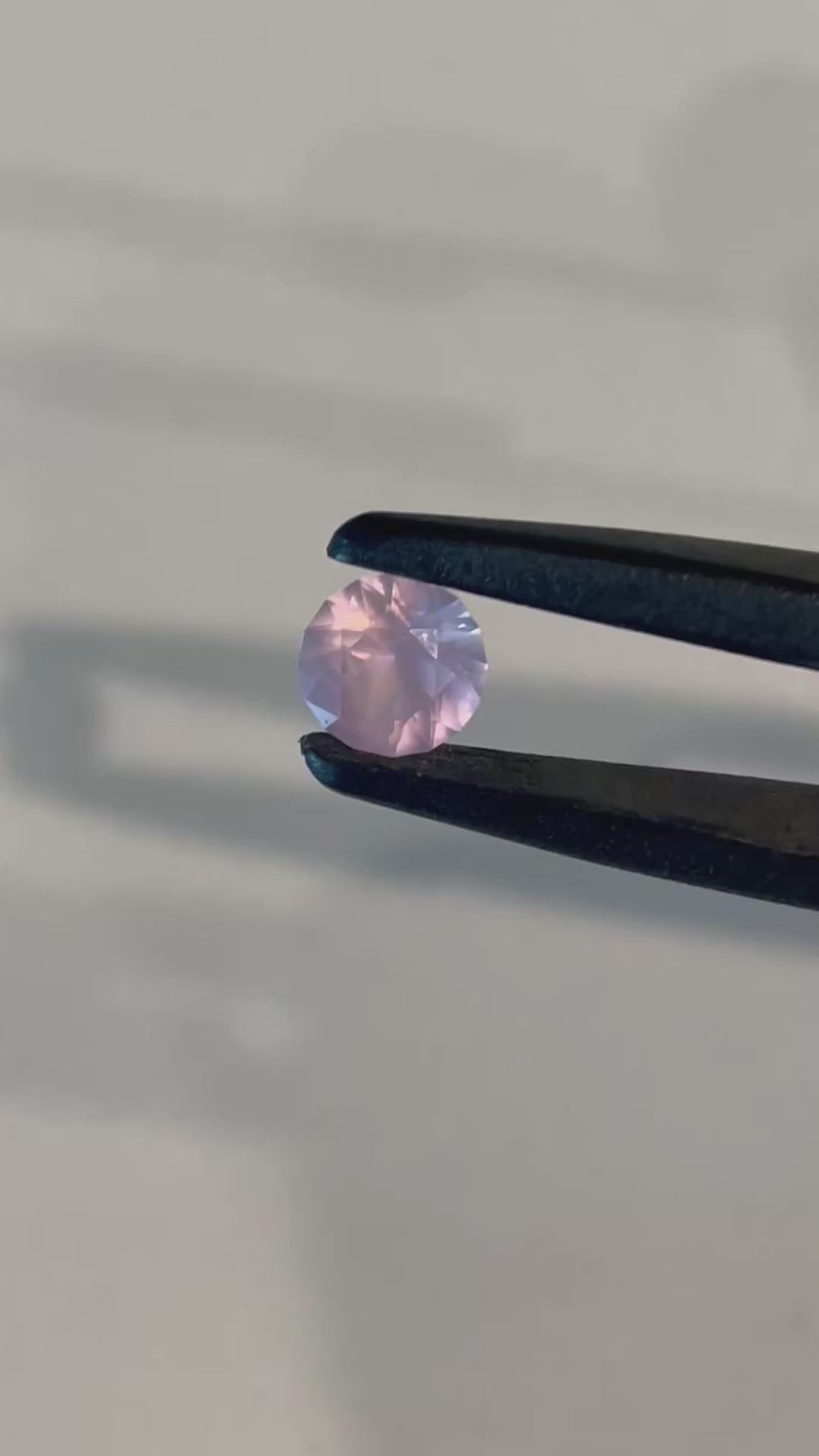 1.90cts Light Pink Opalescent Round Sapphire – view 2