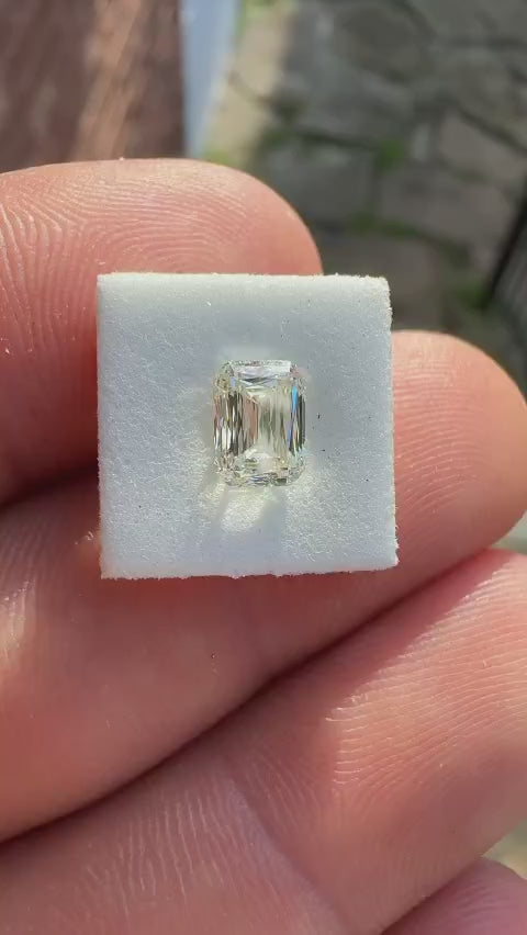 1.03ct Scissor Cut Rectangular Light Yellow Diamond with GIA Certificate SI1
