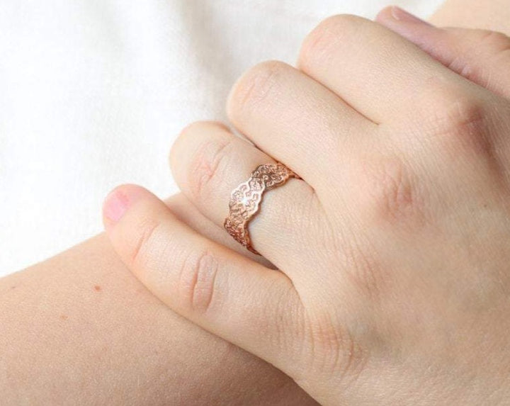 Raven Lace Wedding Ring