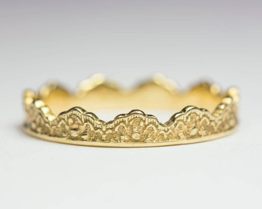 Maeve Lace Crown Wedding Ring