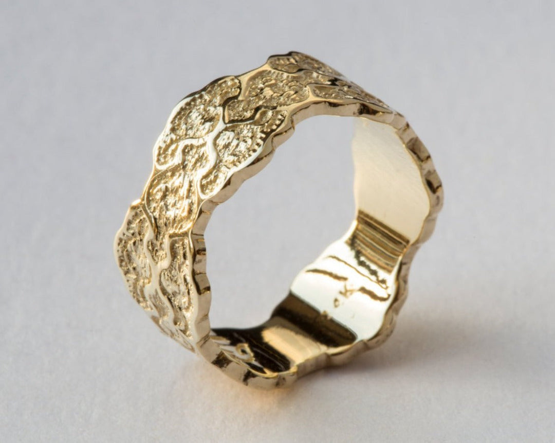 Raven Lace Wedding Ring